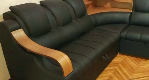 Перетяжка кожаного дивана. Бахчисарай